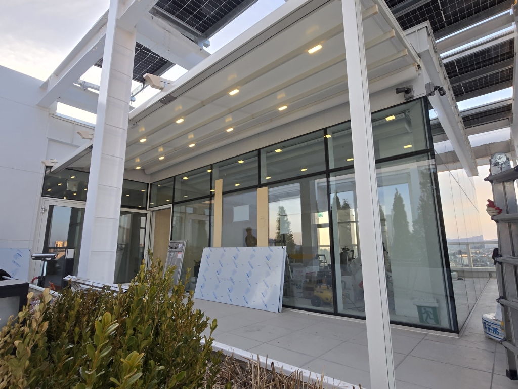 강남 18층 루프어닝 제작 및 시공