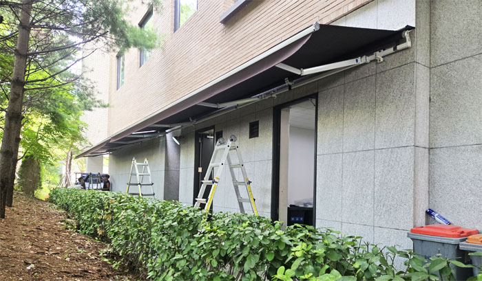 서초구 요양원 전동접이식어닝 시공